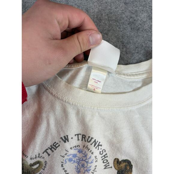 VINTAGE 90s The W Trunk Show Shirt Womens Small White Elephant Graphic Rare Tee - Picture 8 of 9